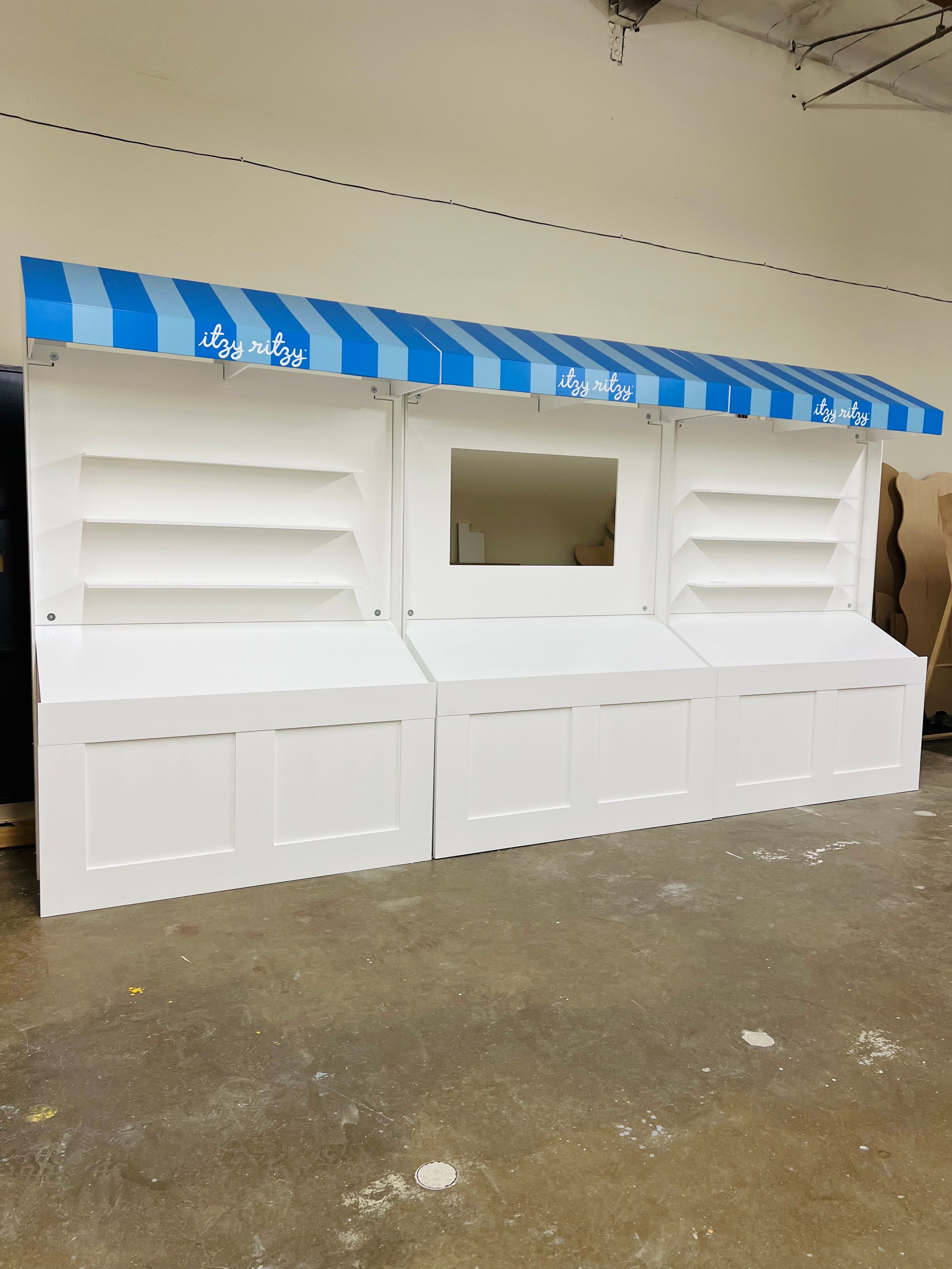 Itzy Ritzy Market Display
